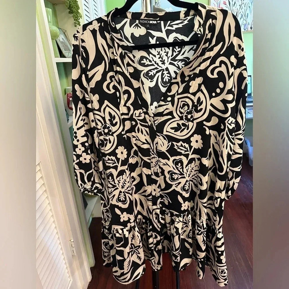 Fashion Nova Black and Beige Floral Peplum Blouse - Picture 1 of 3